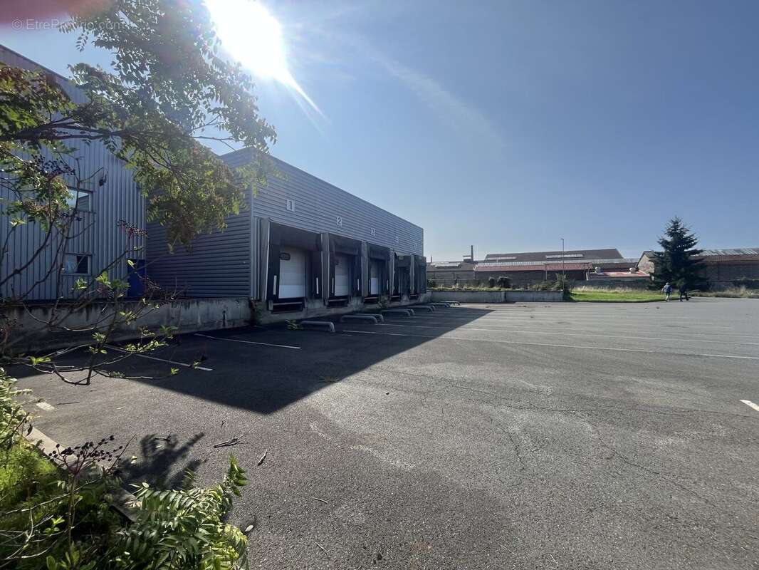 Commerce à SAINT-JUST-SAINT-RAMBERT