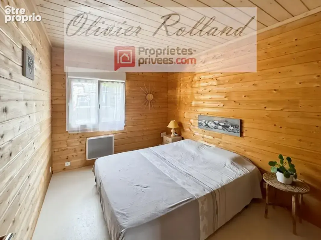Chalet d'exception en bois massif (DPE B) - Plain-pied 135 m², 4 chambres, véranda & annexes sur 1 318 m² de terrain - photo 13