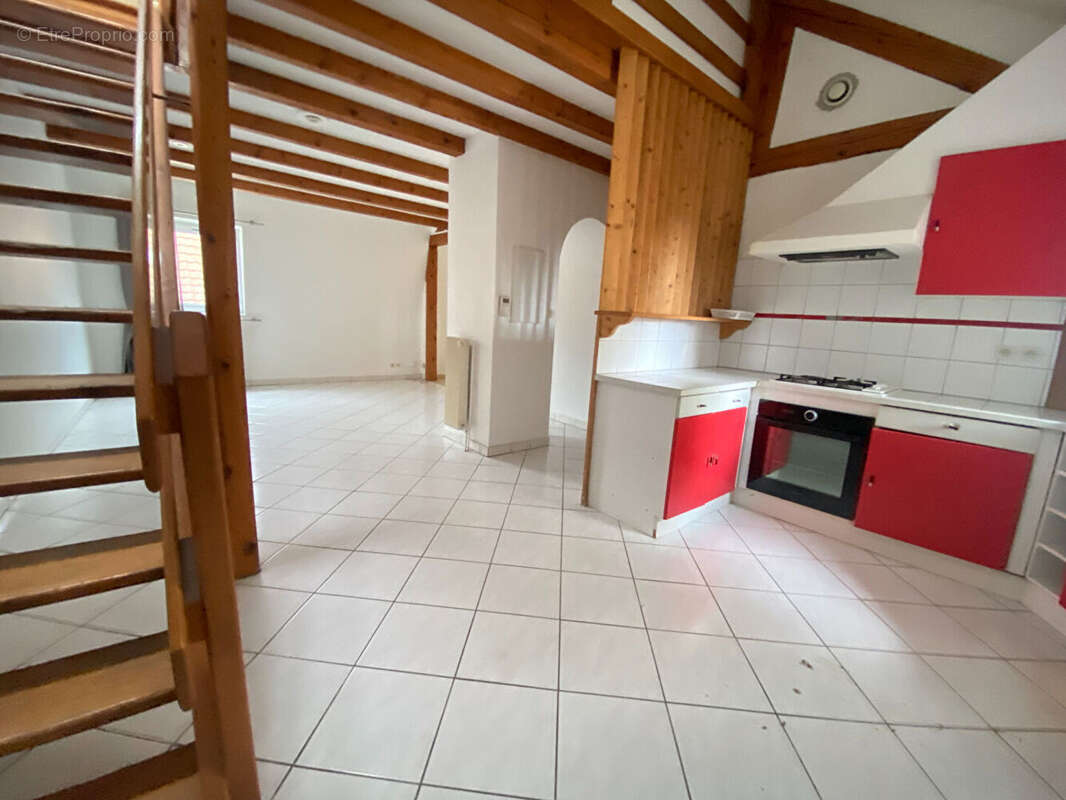 Charmant appartement 3 pièces à vendre au dernier étage en centre-ville de Cernay - photo 5