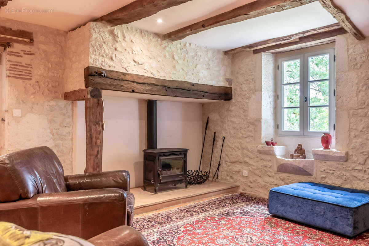 Maison à MONTAIGU-DE-QUERCY