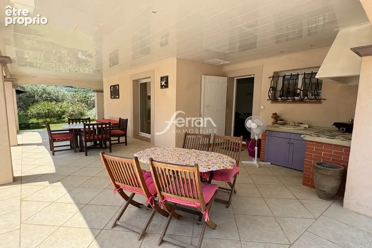 Maison 4 pièces 145 m² à vendre à Callas (83830) - photo 2