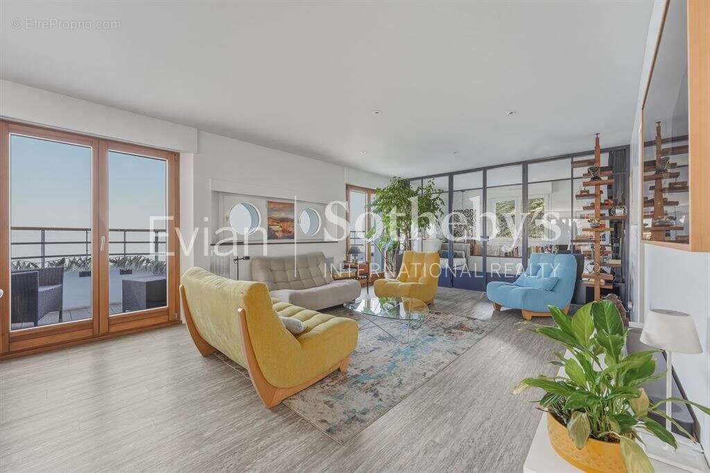 Appartement à EVIAN-LES-BAINS
