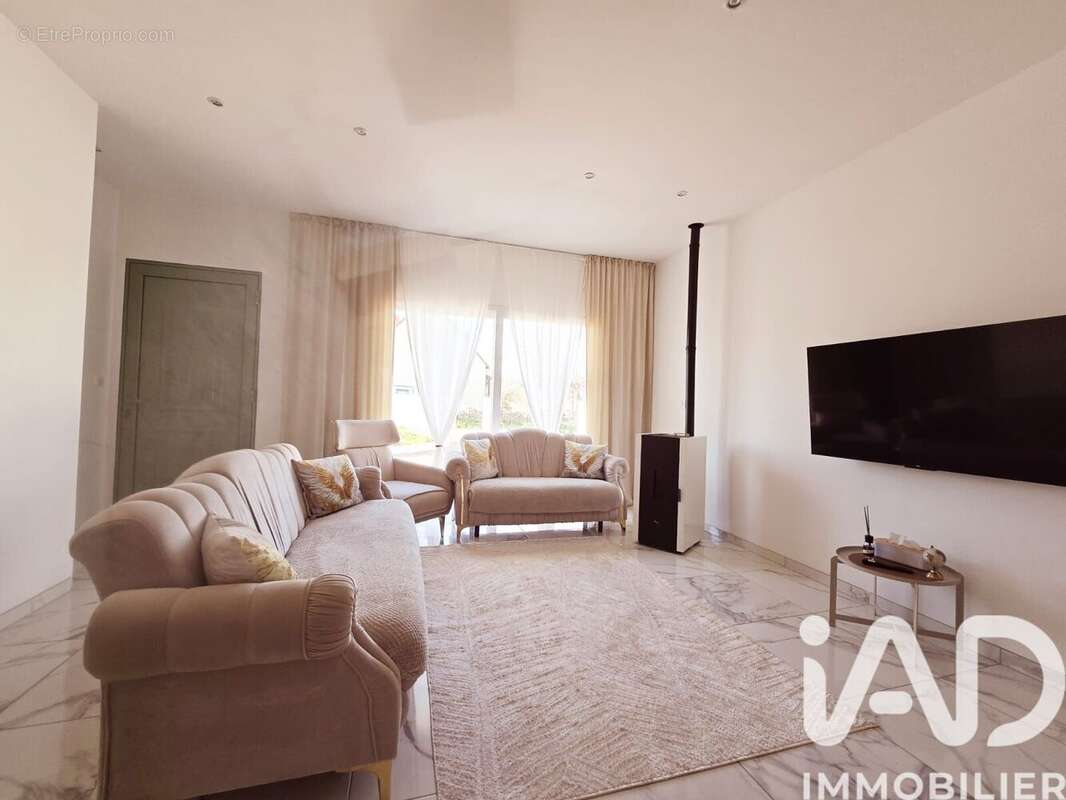 Maison 80 m² à Rivarennes  - photo 5