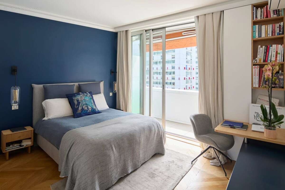 Appartement à PARIS-15E