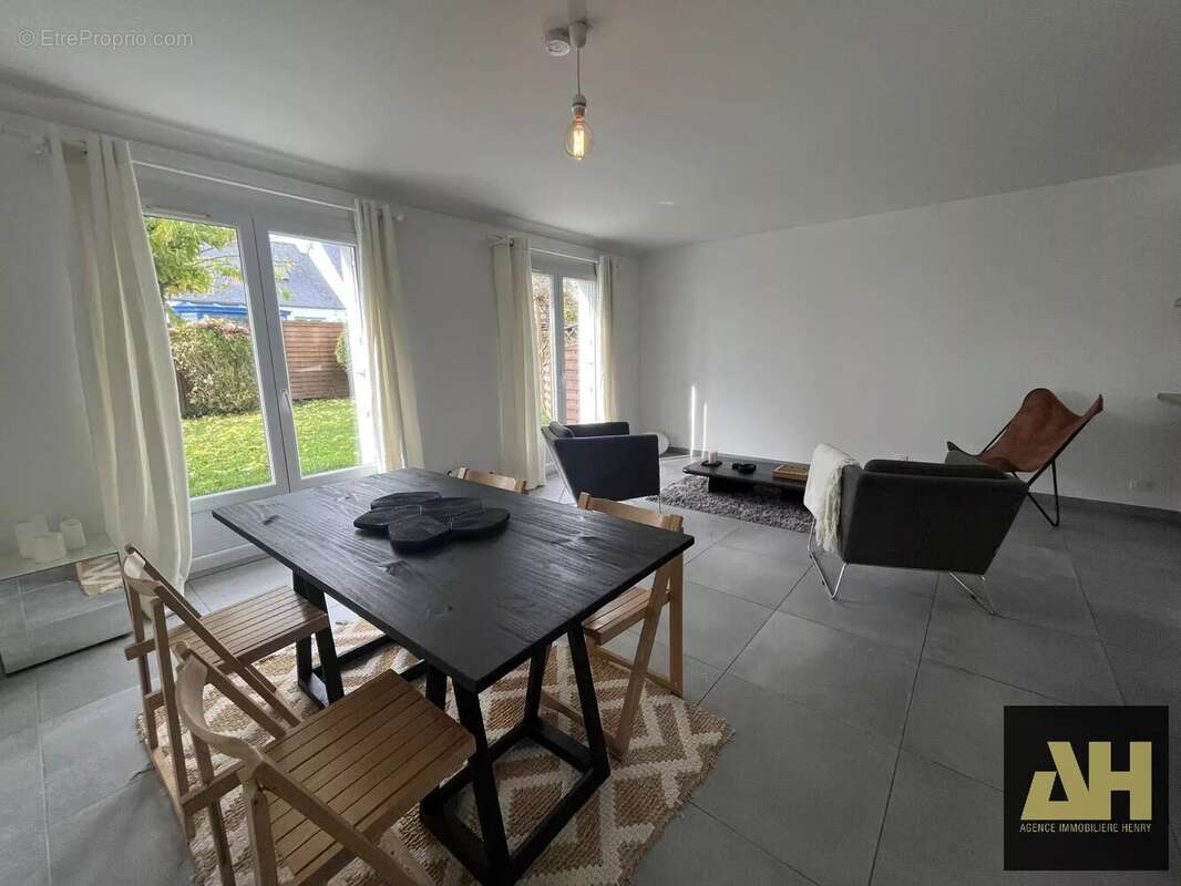 Maison à LE RELECQ-KERHUON