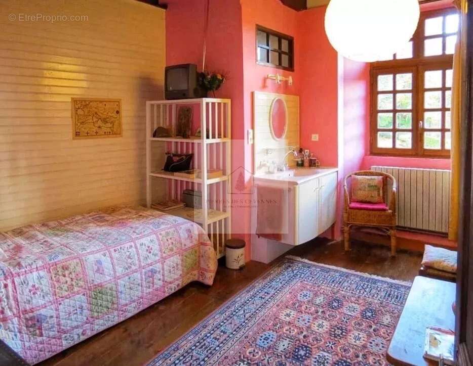 Maison à SAINT-GERMAIN-DE-CALBERTE