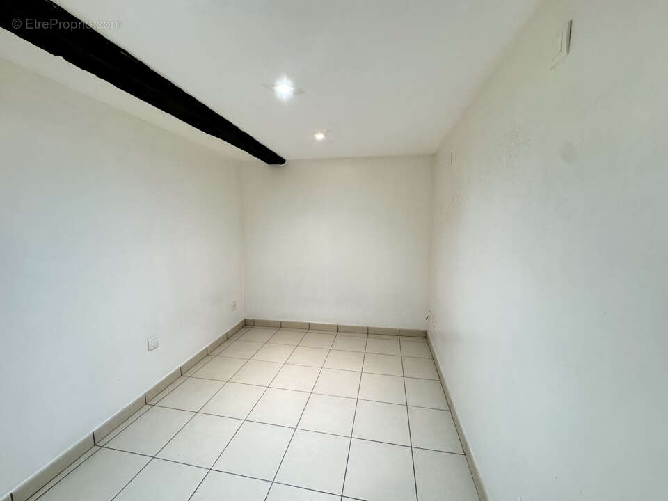 Villa t3 en duplex 85 m2 avec jardin + studio en souplex de 49 m2 (134 m2 de surface utile) - photo 16