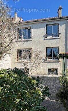 Maison à LE BLANC-MESNIL