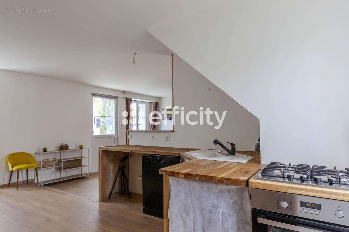 Maison 88 m² à Saint-Hilaire-La-Palud  - photo 3