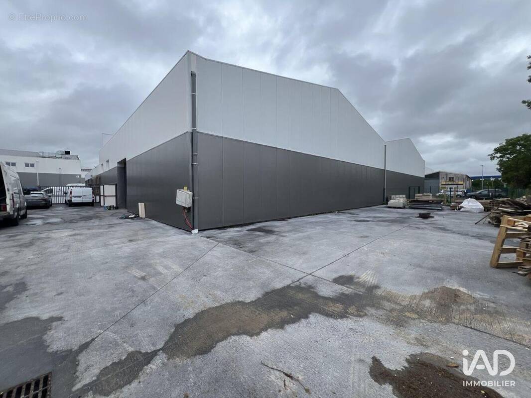 Photo 1 - Commerce à BRIE-COMTE-ROBERT