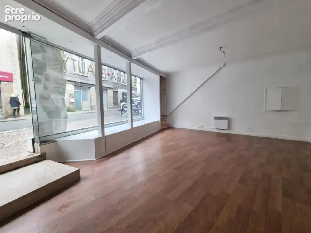 Tulle centre Petit appartement avec local commercial - photo 7