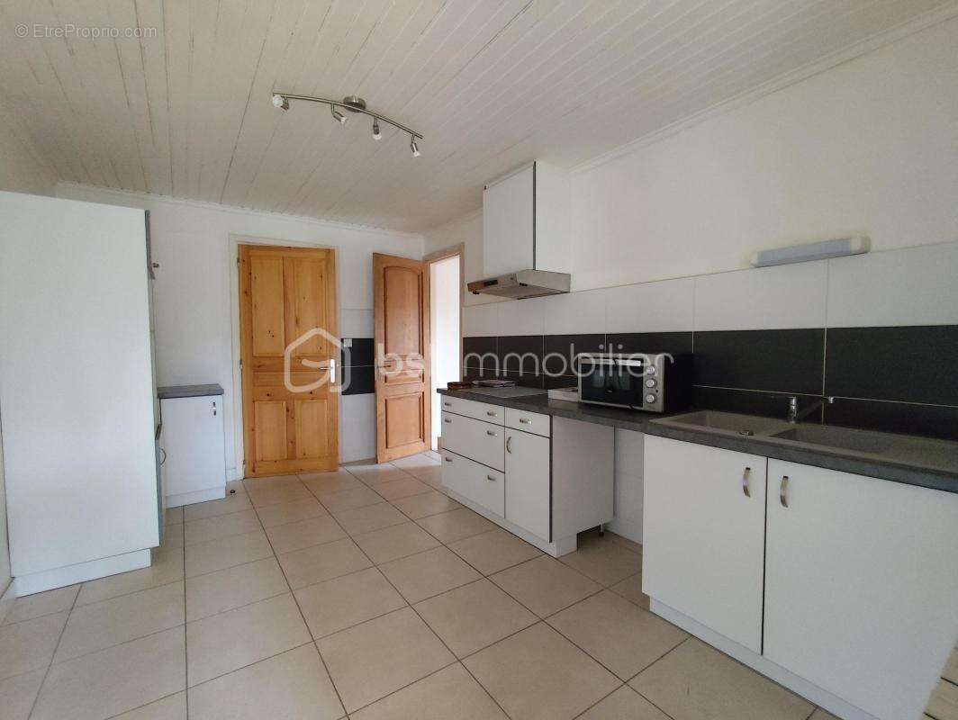 Maison à MONTELIMAR