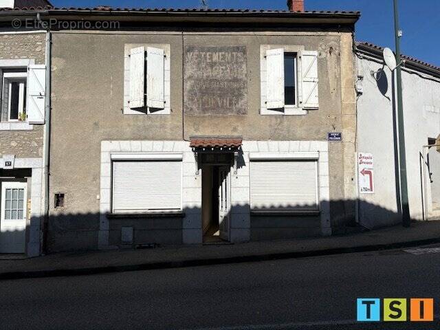 Maison à MONTREJEAU