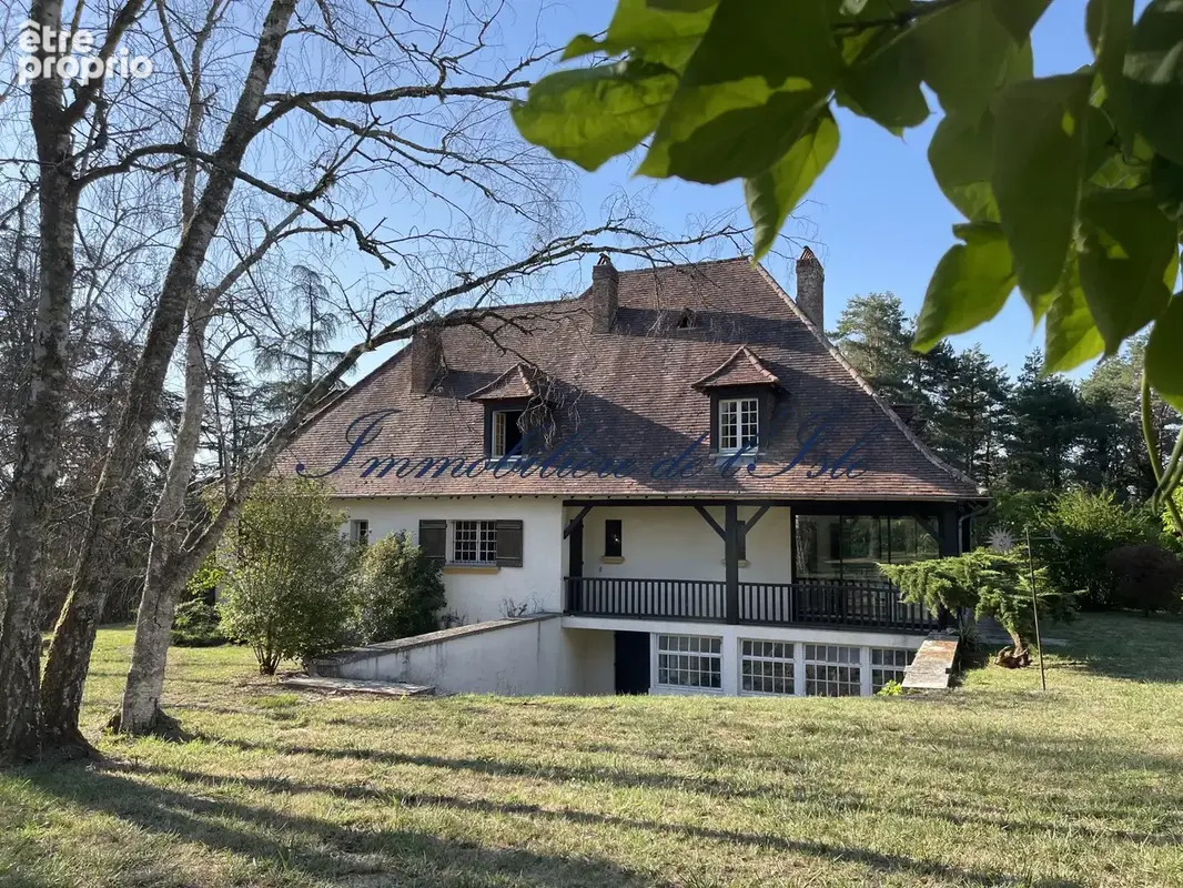 Aux portes de perigueux, demeure familiale au coeur de 9 hectares - photo 3