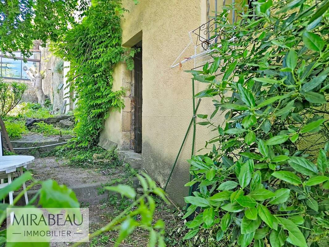 Maison à MIRABEAU