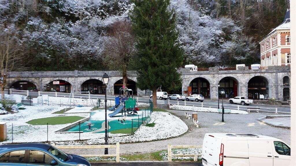 Appartement à EAUX-BONNES