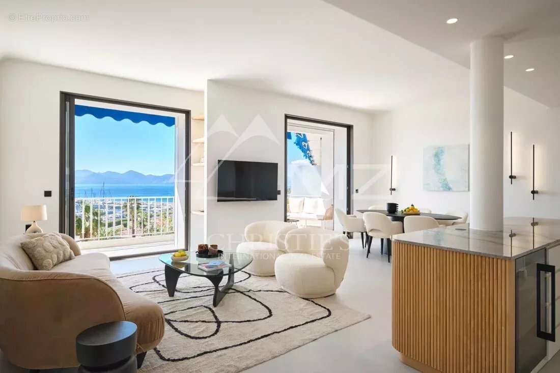 Cannes la croisette splendide appartement renove 3 chambres vue mer - photo 7