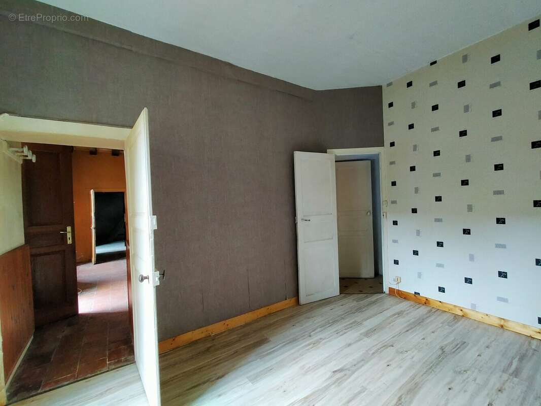 Maison à vendre Courcité bureau - Maison à COURCITE