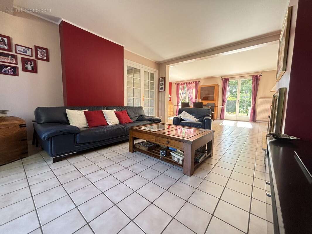 Maison 138 m² à Saint-Germain-Les-Corbeil  - photo 7