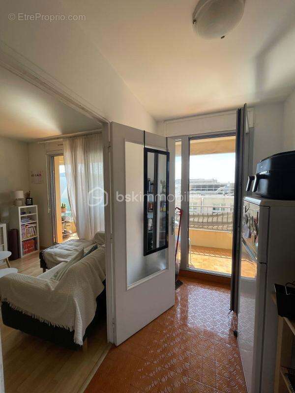 Appartement à MARSEILLE-5E