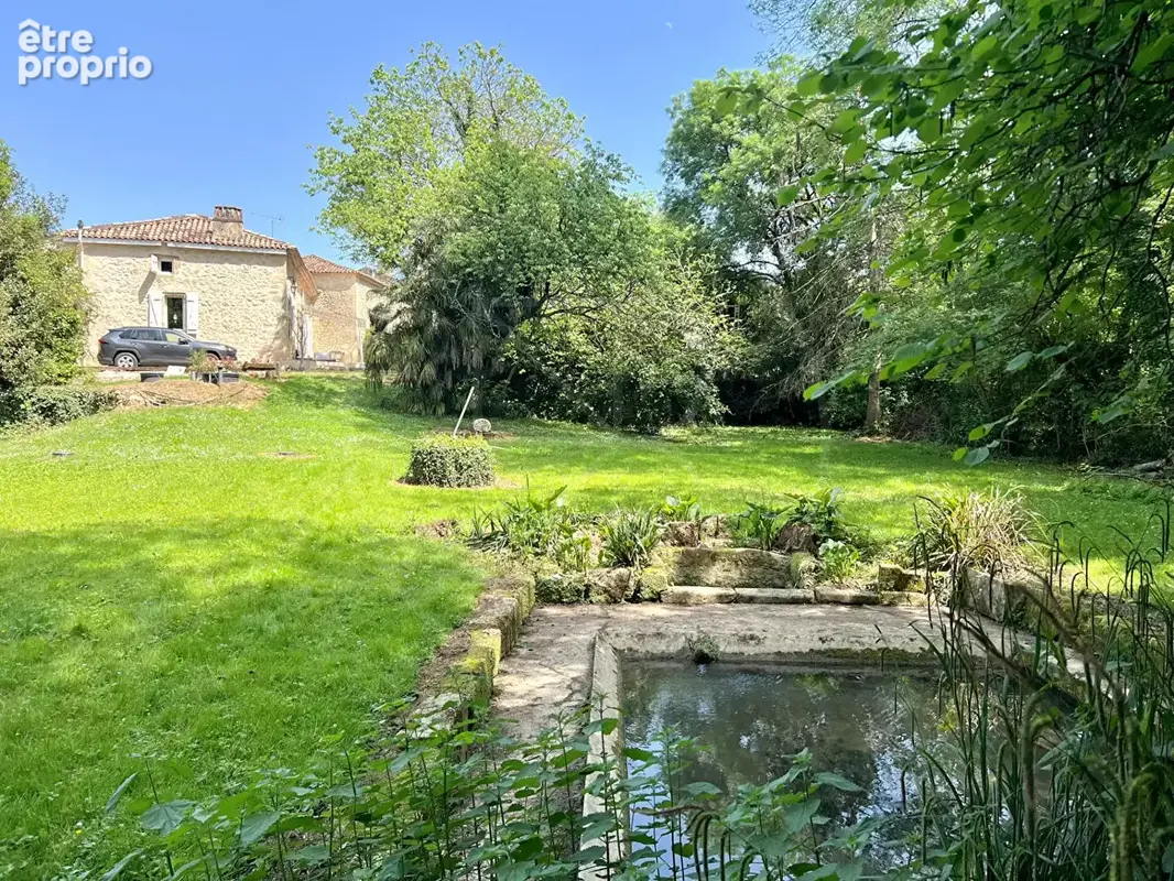 Belle maison en pierre dans un village paisible - photo 18