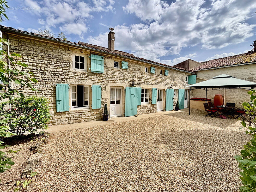 Maison à VILLEFAGNAN