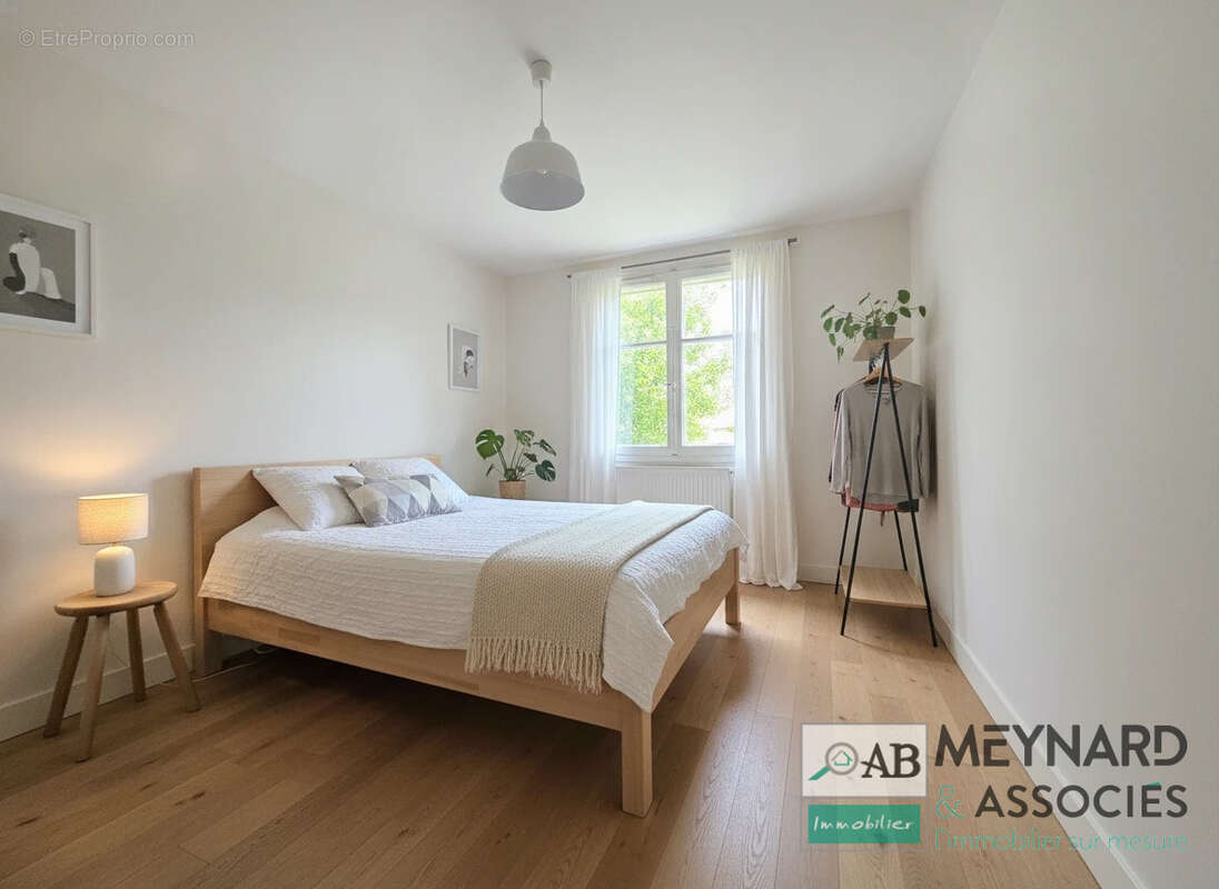 À vendre à Mouroux   Maison indépendante à rénover avec garage, et  grenier aménageable. - photo 7