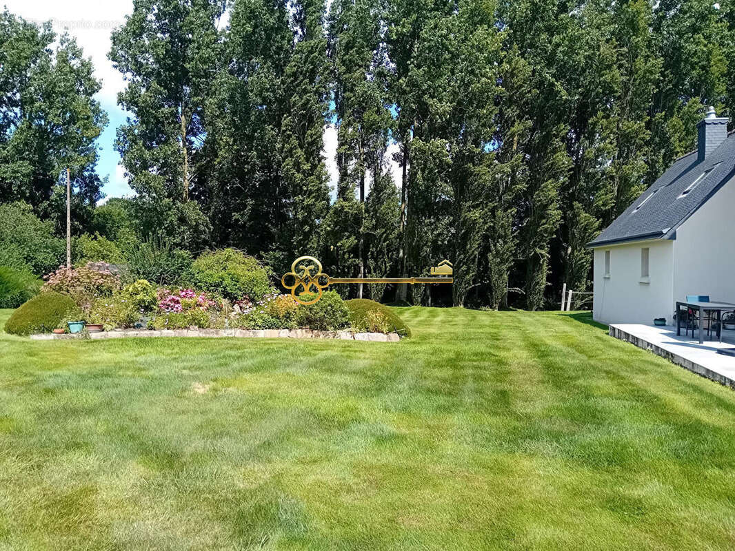 Maison à PLOUEGAT-GUERAND