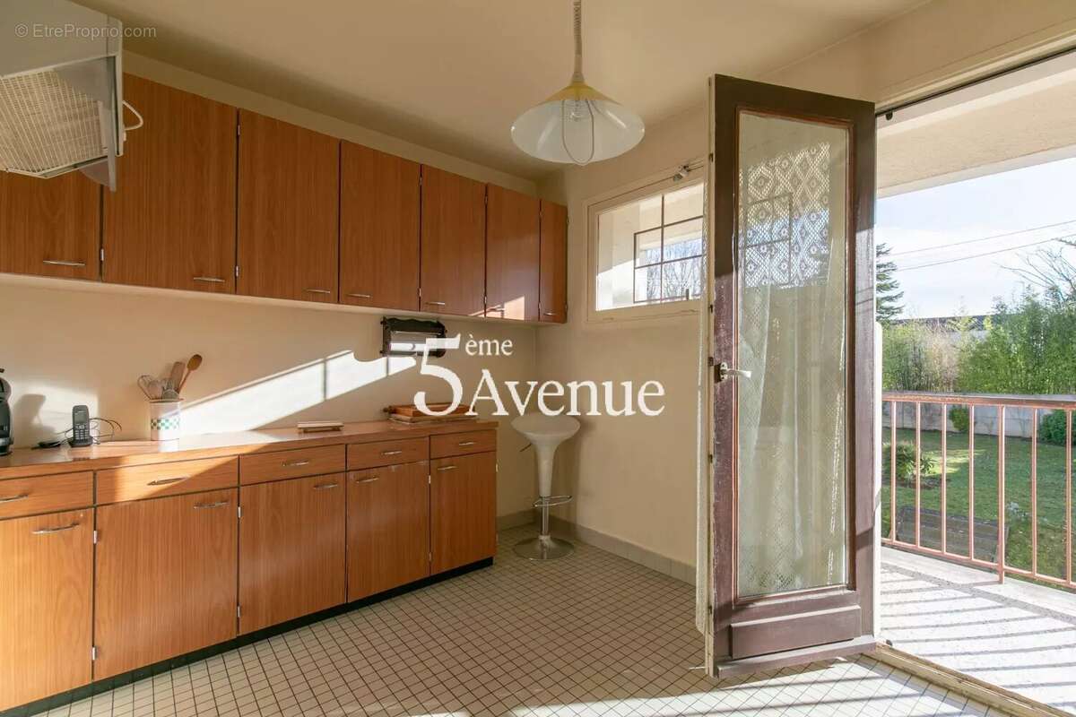 Appartement à SAINT-MAUR-DES-FOSSES