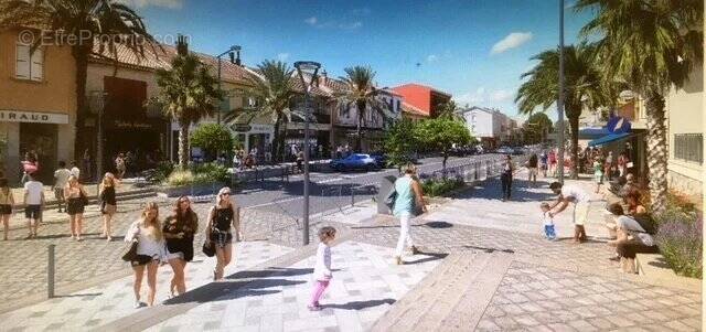 Commerce à LA LONDE-LES-MAURES