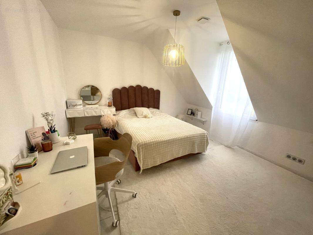 Maison à ROSNY-SUR-SEINE