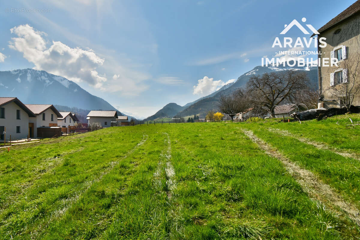 Terrain à SEYTHENEX