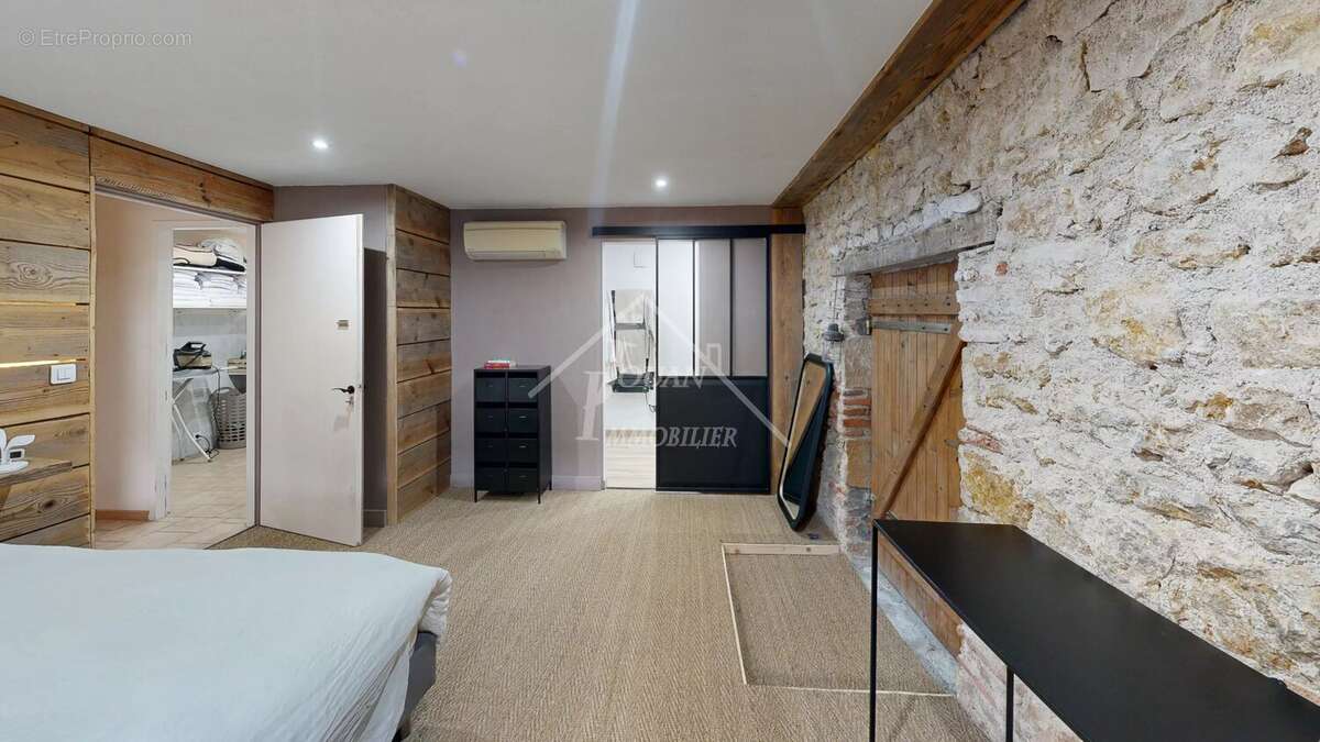 Maison à DOMPIERRE-SUR-BESBRE