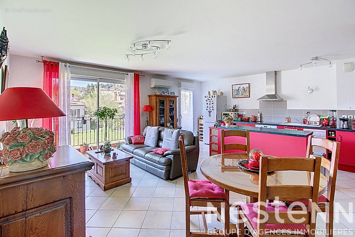 Appartement à SALERNES