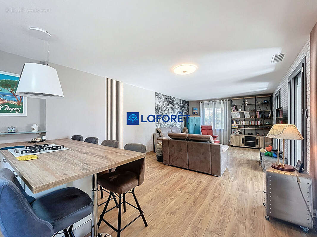 Maison à CARQUEIRANNE