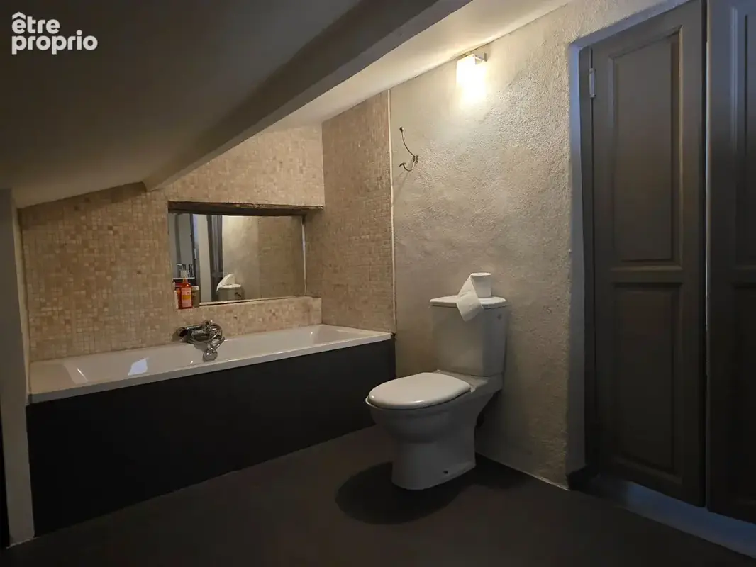 Bastide en pierres sur terrain de 8800 m² - photo 11