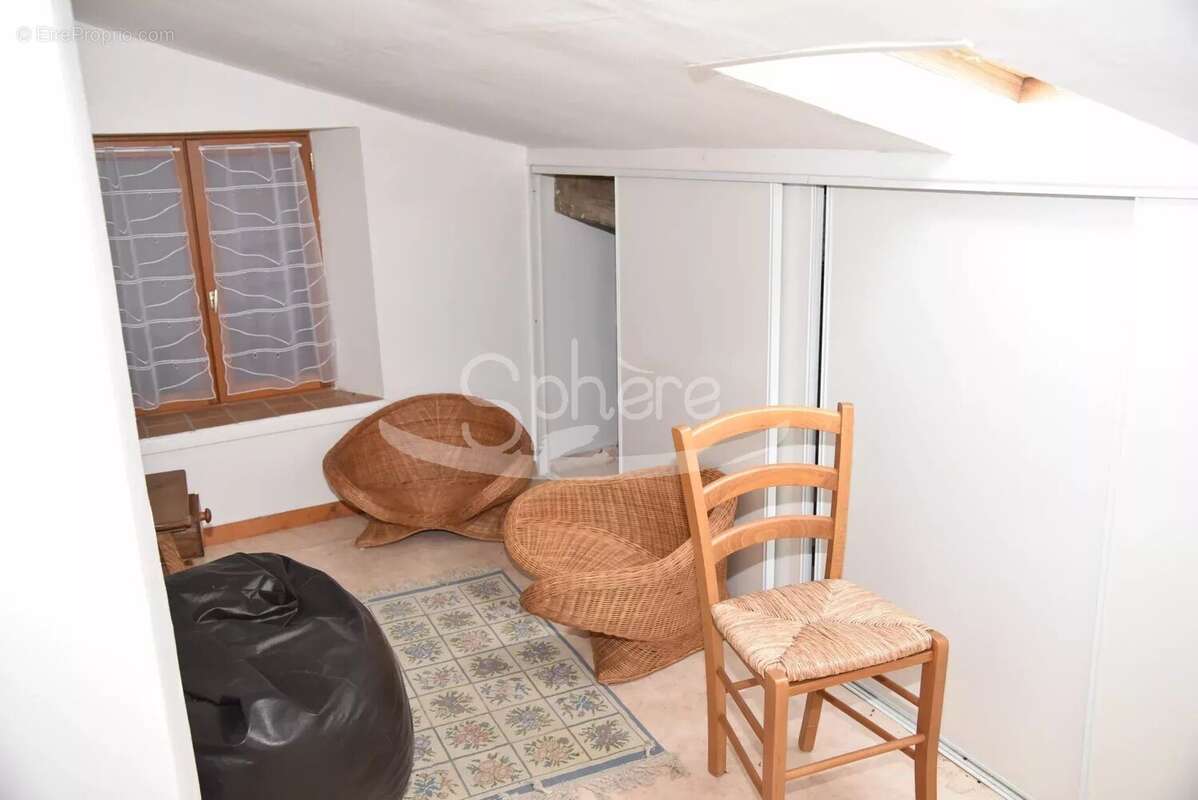 Maison à CONILHAC-DE-LA-MONTAGNE