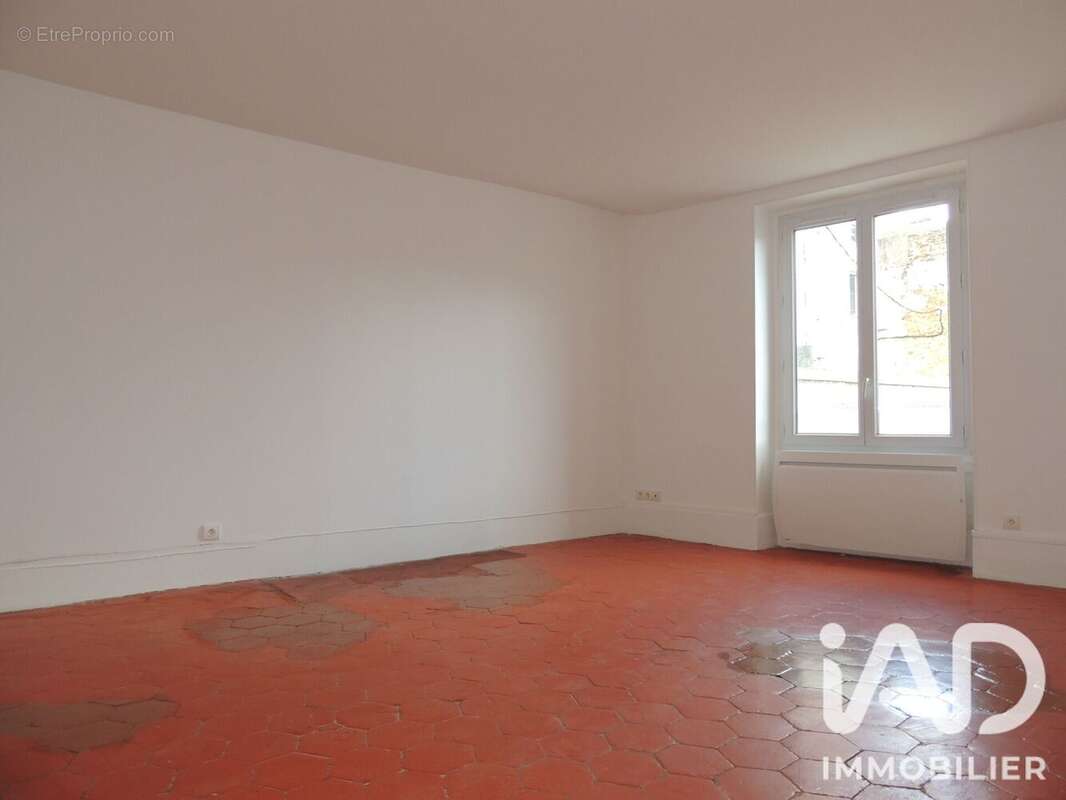 Appartement 37 m² à Arpajon  - photo 3