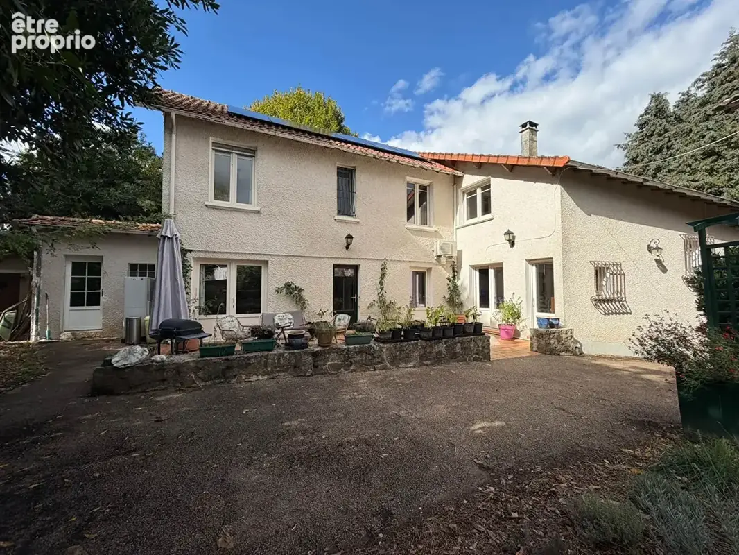 HAUTE VIENNE - Charmante maison familiale avec 5 chambres, grande grange, cour privative, verger et équipements énergétiques per - photo 1