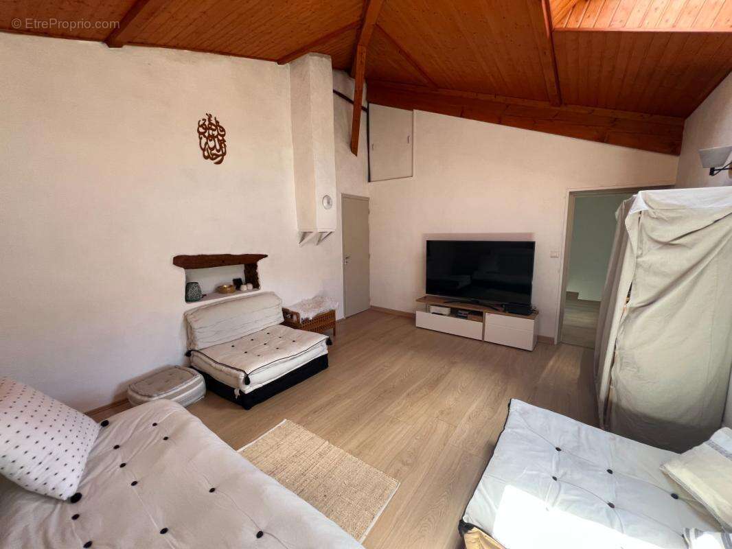 Maison 200 m² à Cours-La-Ville  - photo 15