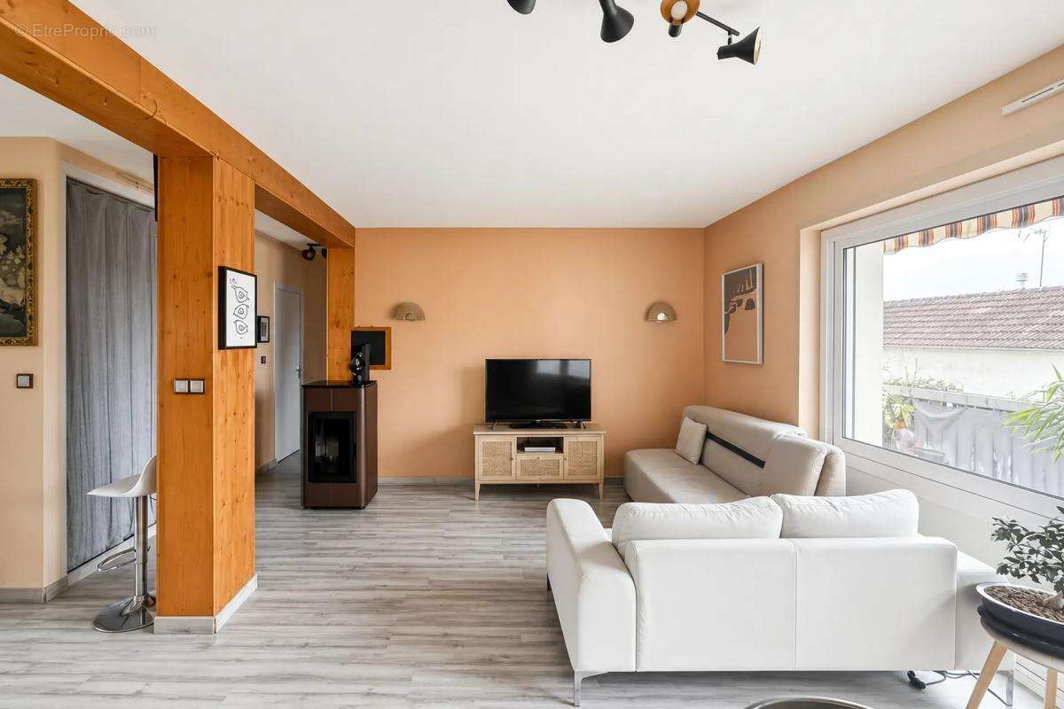 Appartement à YZEURE