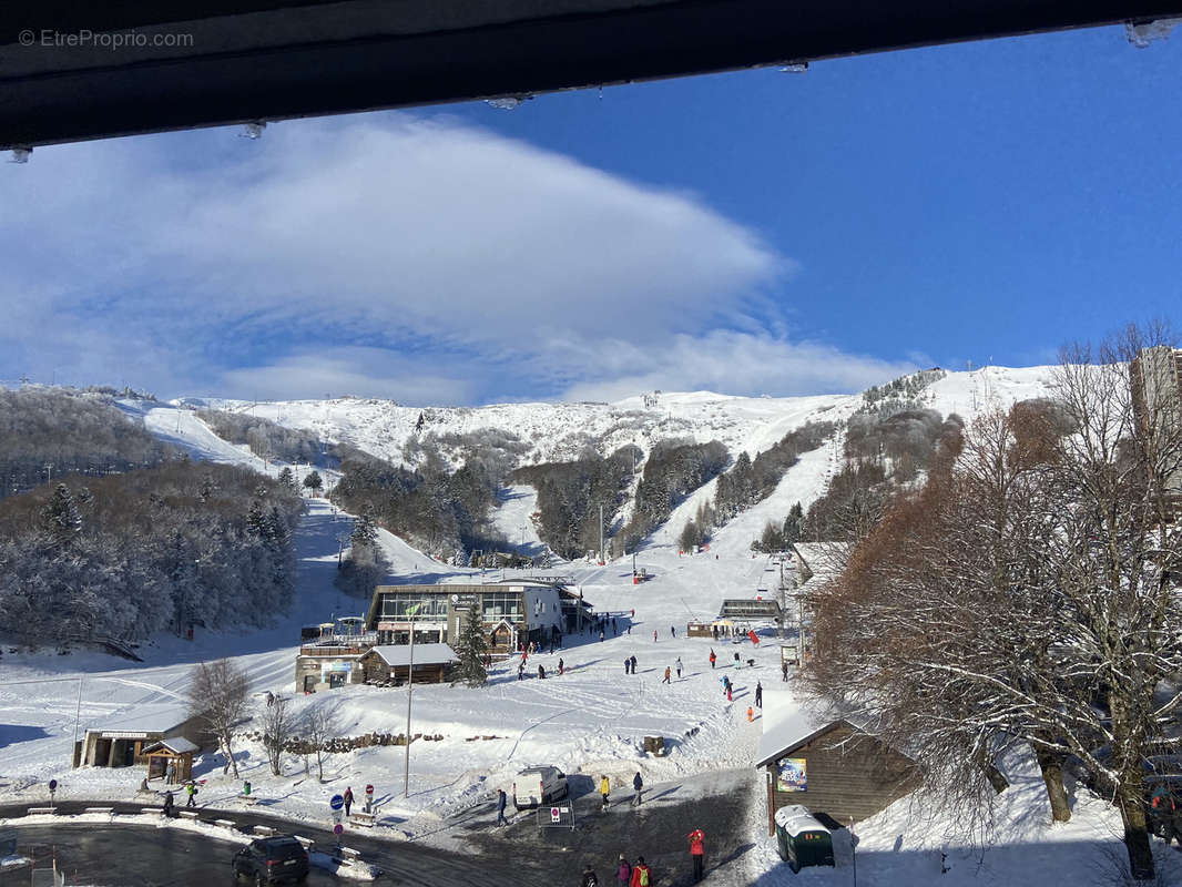 Appartement à COMPAINS