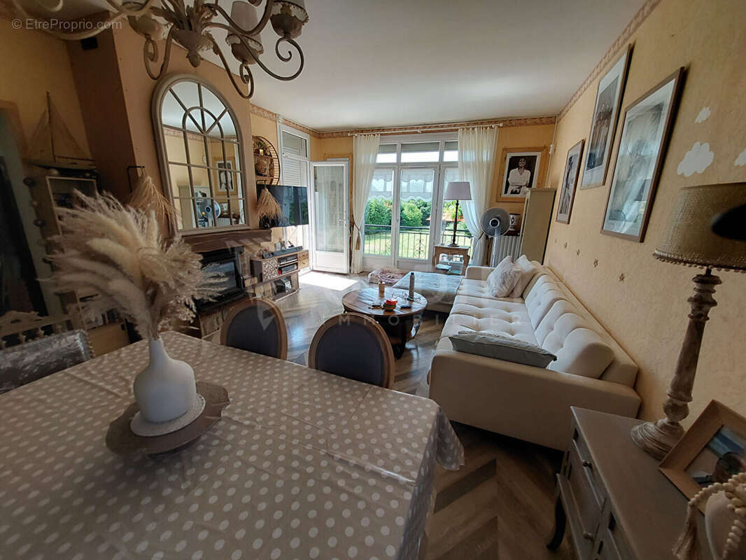 Maison à BUSSY-LE-REPOS