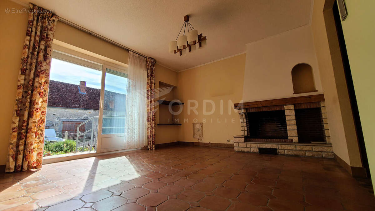 Maison à MESVES-SUR-LOIRE