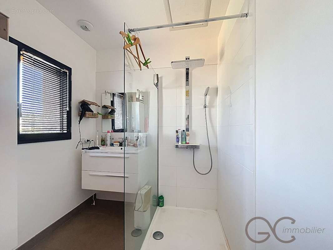 Maison à SAINT-CHINIAN