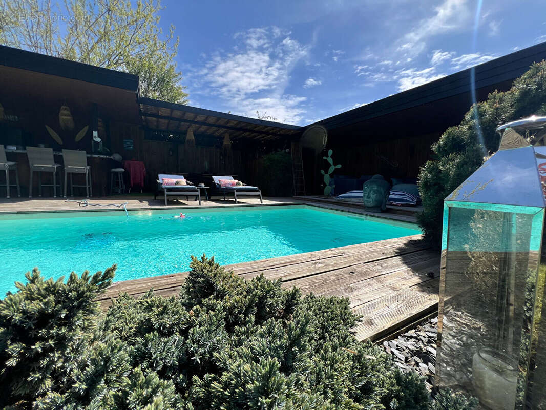 Maison à VILLENAVE-D'ORNON