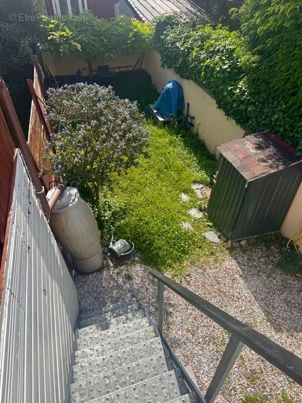 Le Perreux-sur-Marne – Maison avec jardin et garage- Quartier recherché et au calme - photo 3