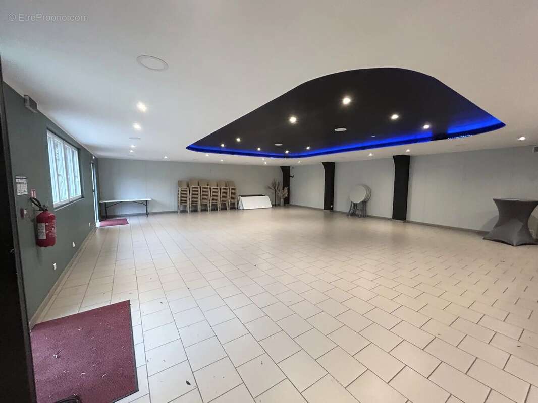 Commerce à WALINCOURT-SELVIGNY