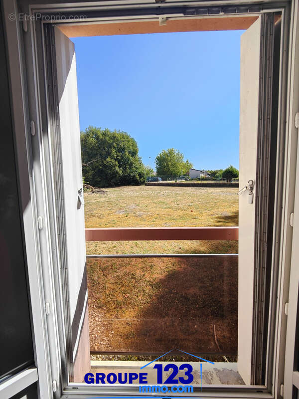 T1 lumineux avec vue dégagée   Idéal premier achat ou investissement - photo 4