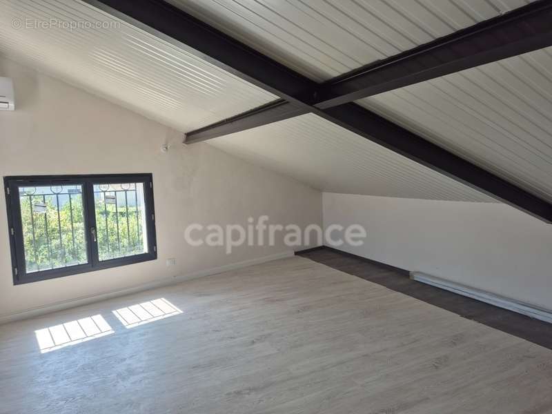 Appartement à SAINT-MARTIN-DE-VALGALGUES